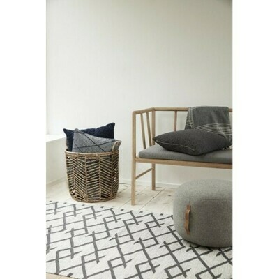 Pouf mit Wollfilz-Bezug • der Allrounder im Wohnbereich Pouf mit Wollfilz-Bezug • der Allrounder im Wohnbereich