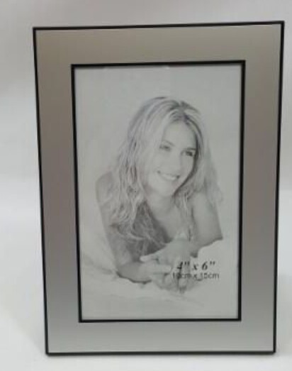 Elegance Jolene Frame w/ Matte Black Trim 4x6