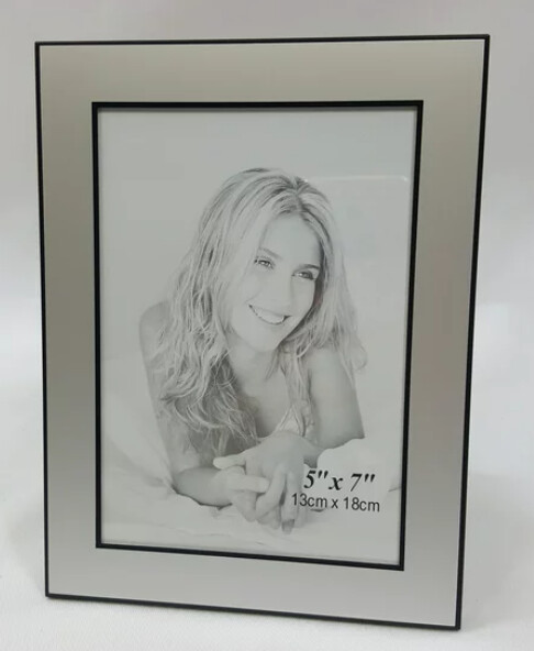Elegance Jolene Frame w/ Matte Black Trim 5x7
