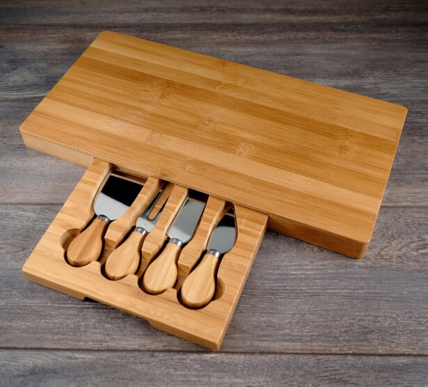 Acacia Board and Cutter Gift Set (Engravable)