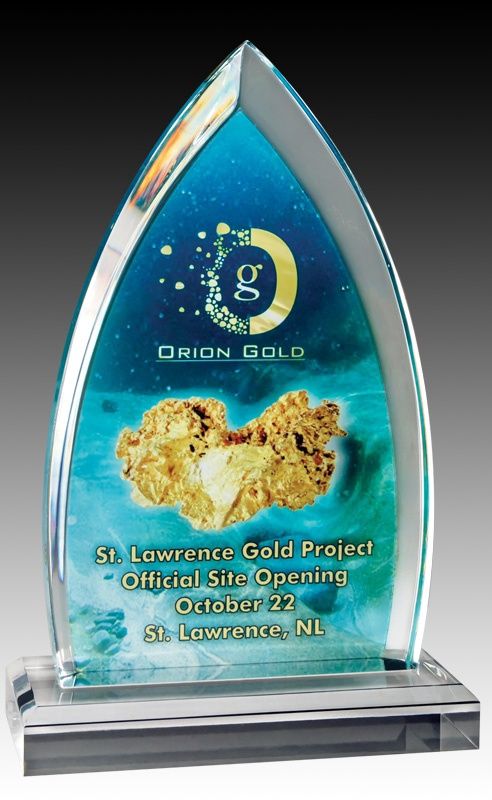 Customizable Acrylic Award with Rounded Peak - 6.75″