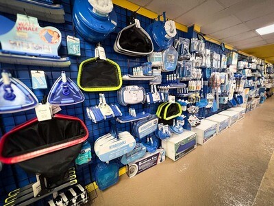 POOL MAINTENANCE TOOLS