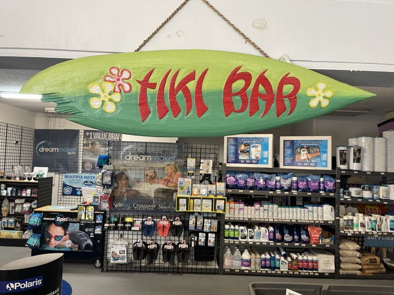 TIKI BAR SURFBOARD GREEN