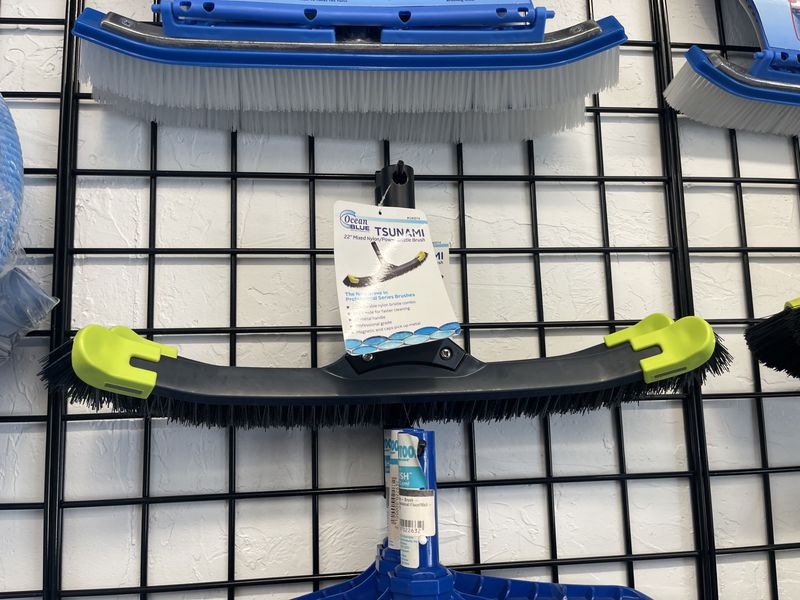 Tsunami nylon power bristle brush 22" 140074