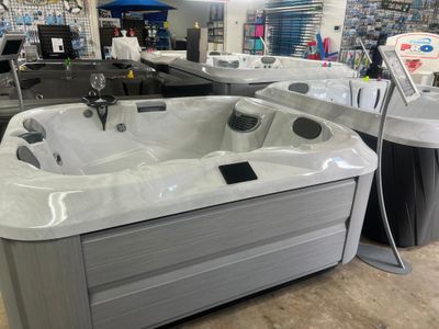 SPAS & HOT TUBS