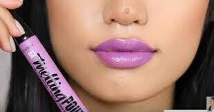 COVERGIRL MELTING POUT 135 - LABIAL GEL TUBO