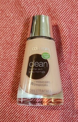 COVERGIRL Clean Liquid Foundation, 135 Medium Light