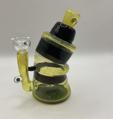 Skoeet Yellow Luster Spray Can w/ Black Opal