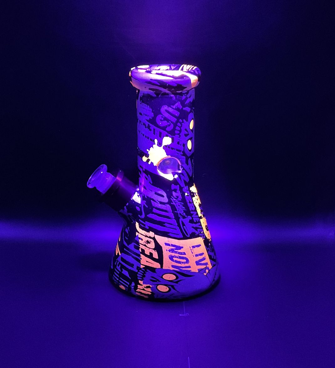 Blacklight 8&quot; Beakers, Color: Orange Skulls