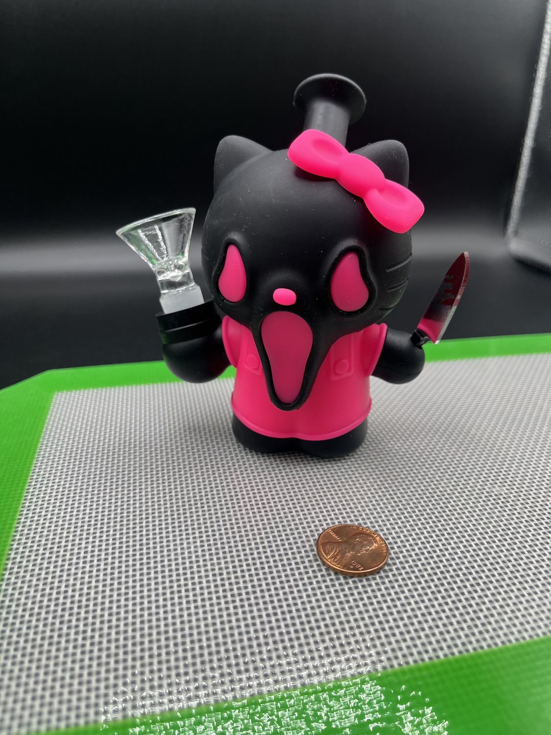 Killer Kitty Silicone Water Pipe, Color: Black/Pink