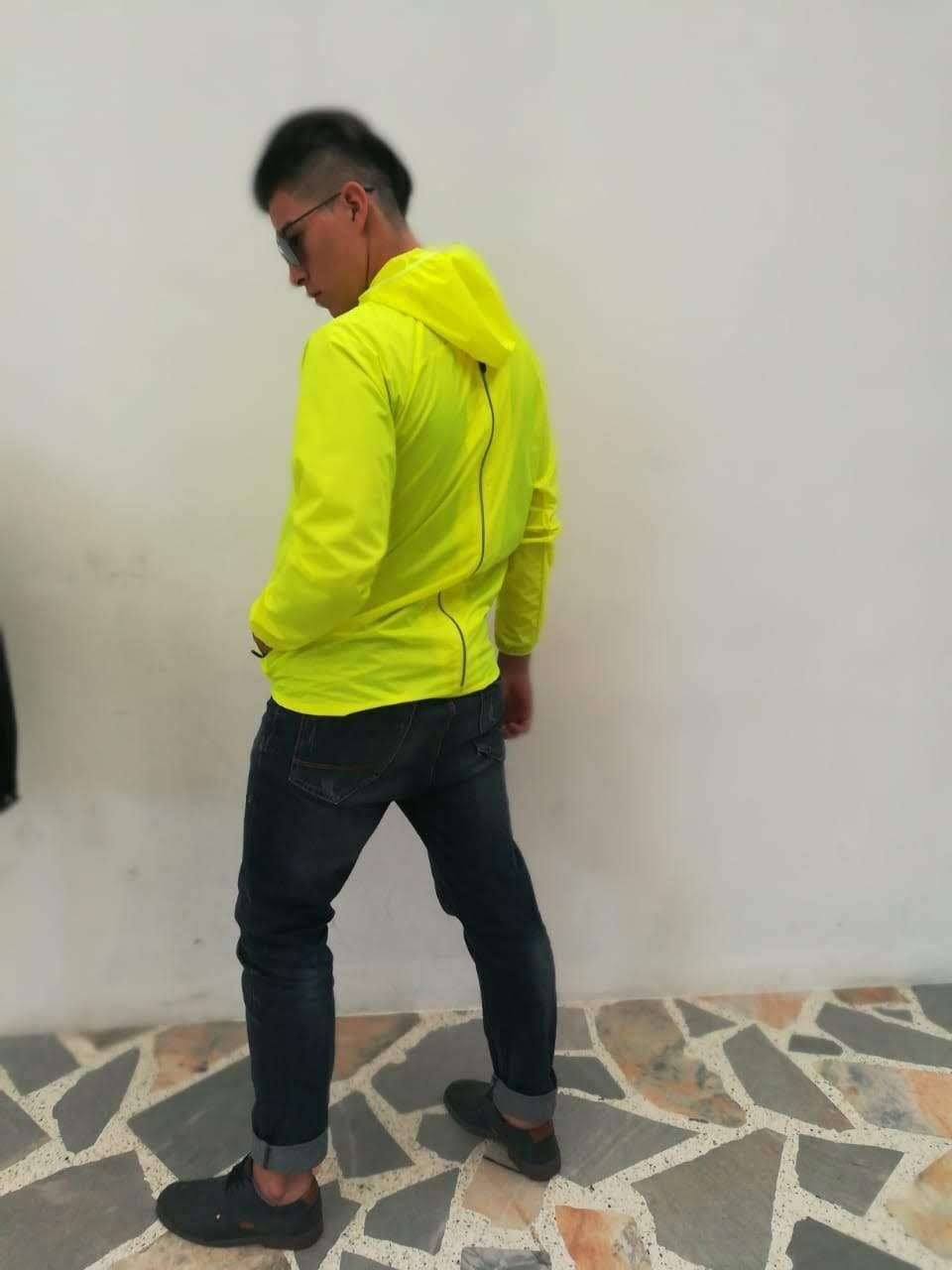 Chaqueta neón fuelle espalda