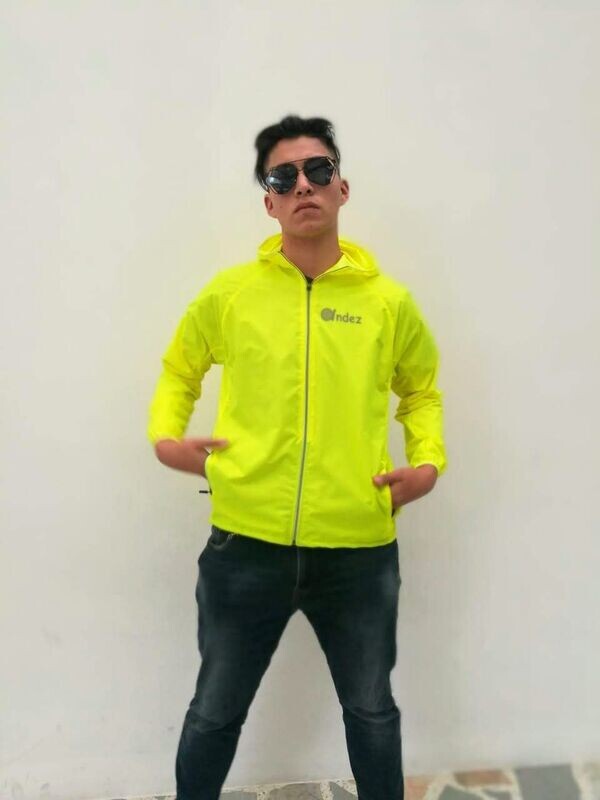 Chaqueta neón fuelle espalda