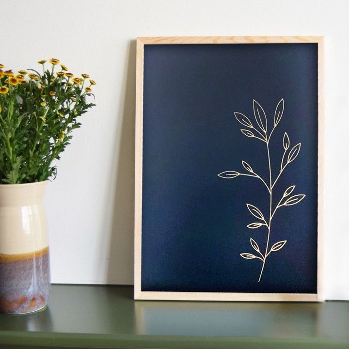 Poster Goudfolie – minimalistiche takje op blauw