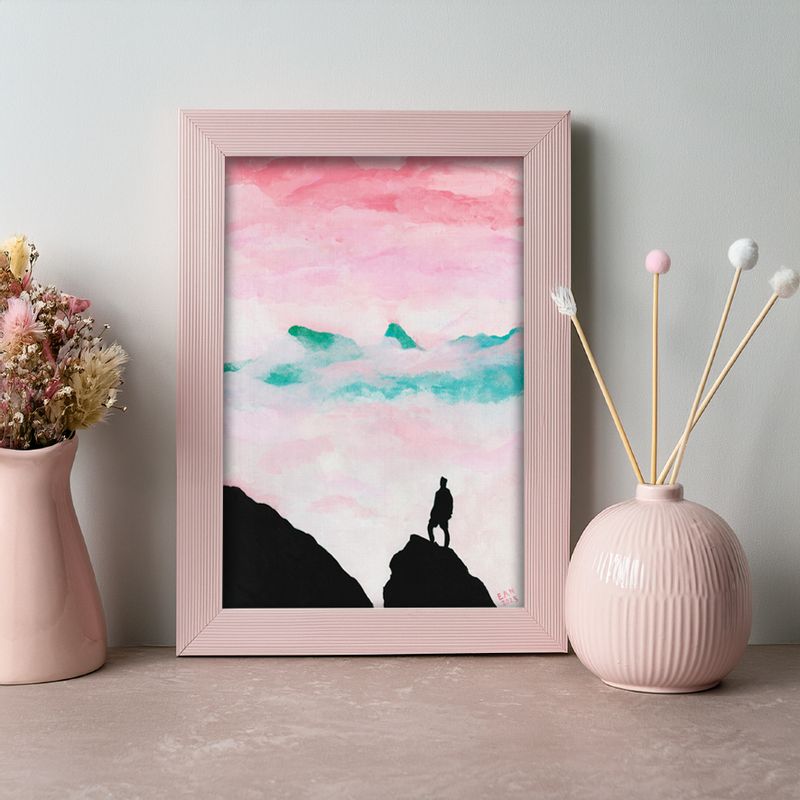 On Top of the Mountain – kunstprint wandelaar op bergtop (A4)