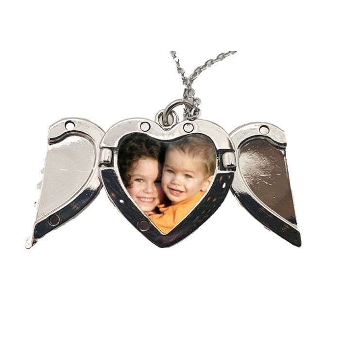 colliers avec pendentif coeur ailé argent format 3 x 3 cm  PRIX ENTRE : 22.00 € à 15.40 €