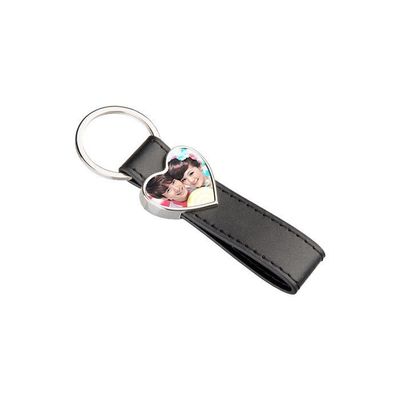 2 porte-clés en simili cuir avec coeur en métal sublimable  PRIX  ENTRE : 22.00 € à 15.40 €