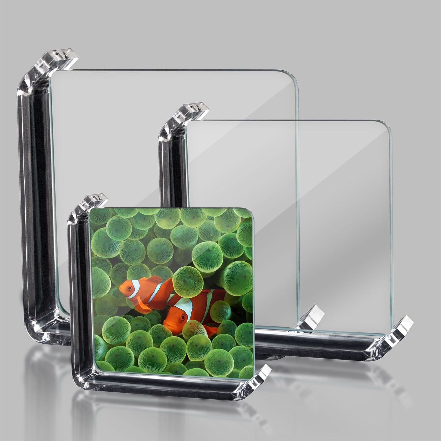 Cadre photo en verre avec support acrylique transparent brillant 17.5*17.5cm  Les tarifs entre    29.00  € à    20.30  €
