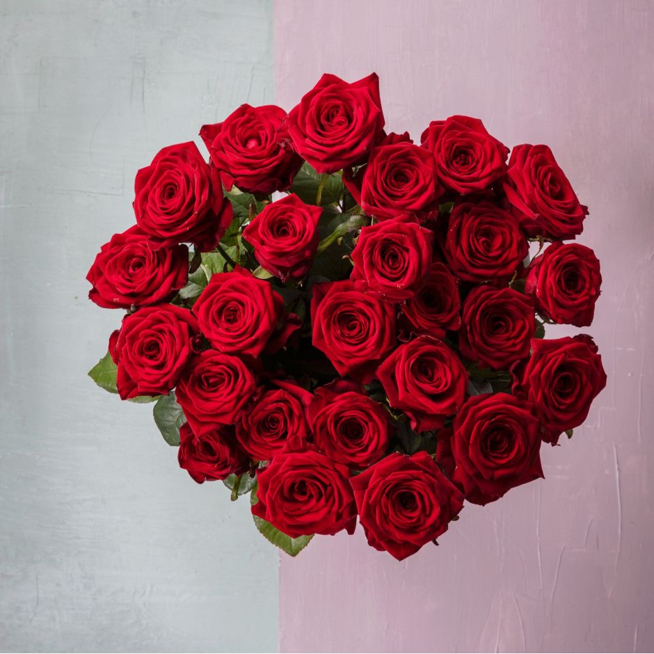 Bouquet Chambord.  Les roses rouges expriment la passion et l’amour, elles sont un véritable atout séduction dans le langage des fleurs.pris de  60 €  à  135 €