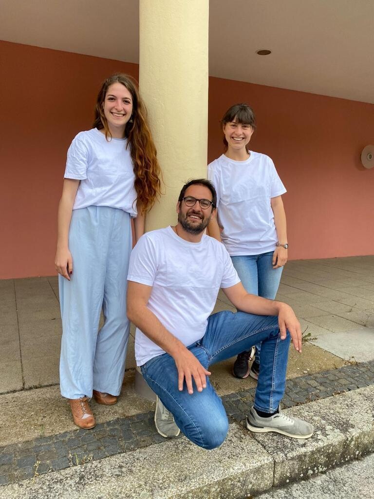 Weißes Basic-T-Shirt