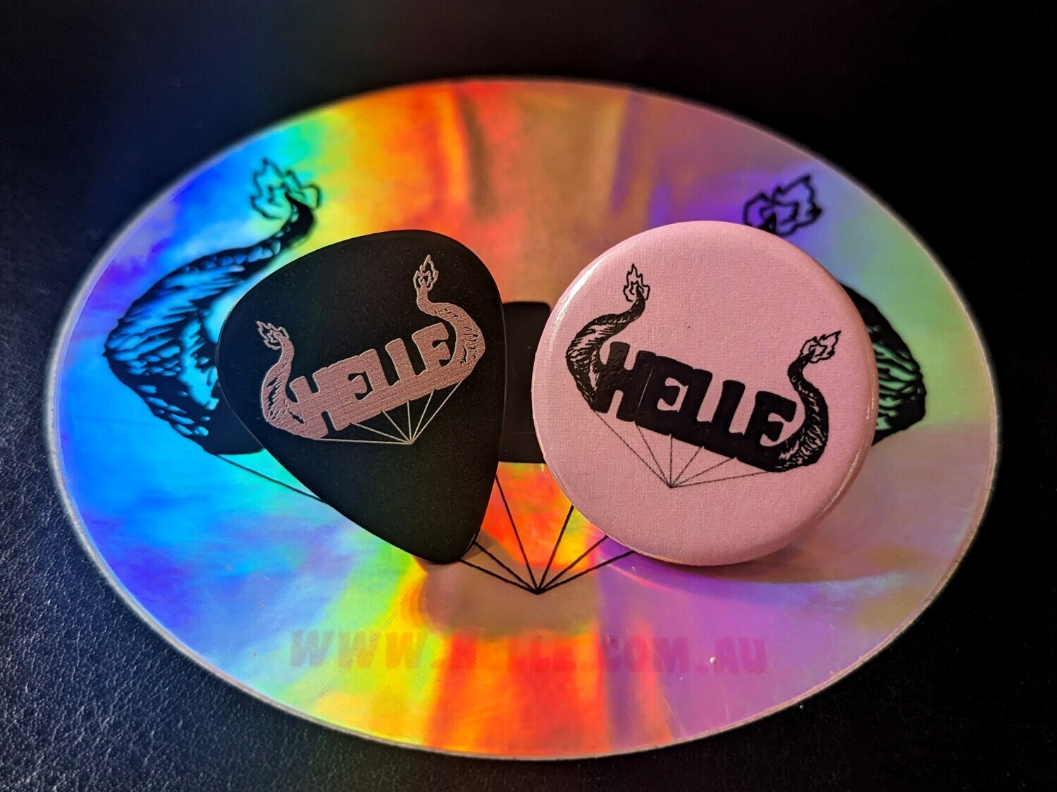 HELLE BADGE + PICK