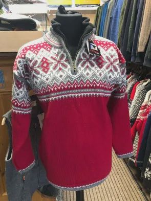 Gjestal (95C-04) Half Zip, Colour: Red (480), Size: XS, Style: Half Zip