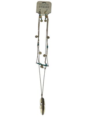 D450023235 3 Chain Gold Feather Neclace Set up