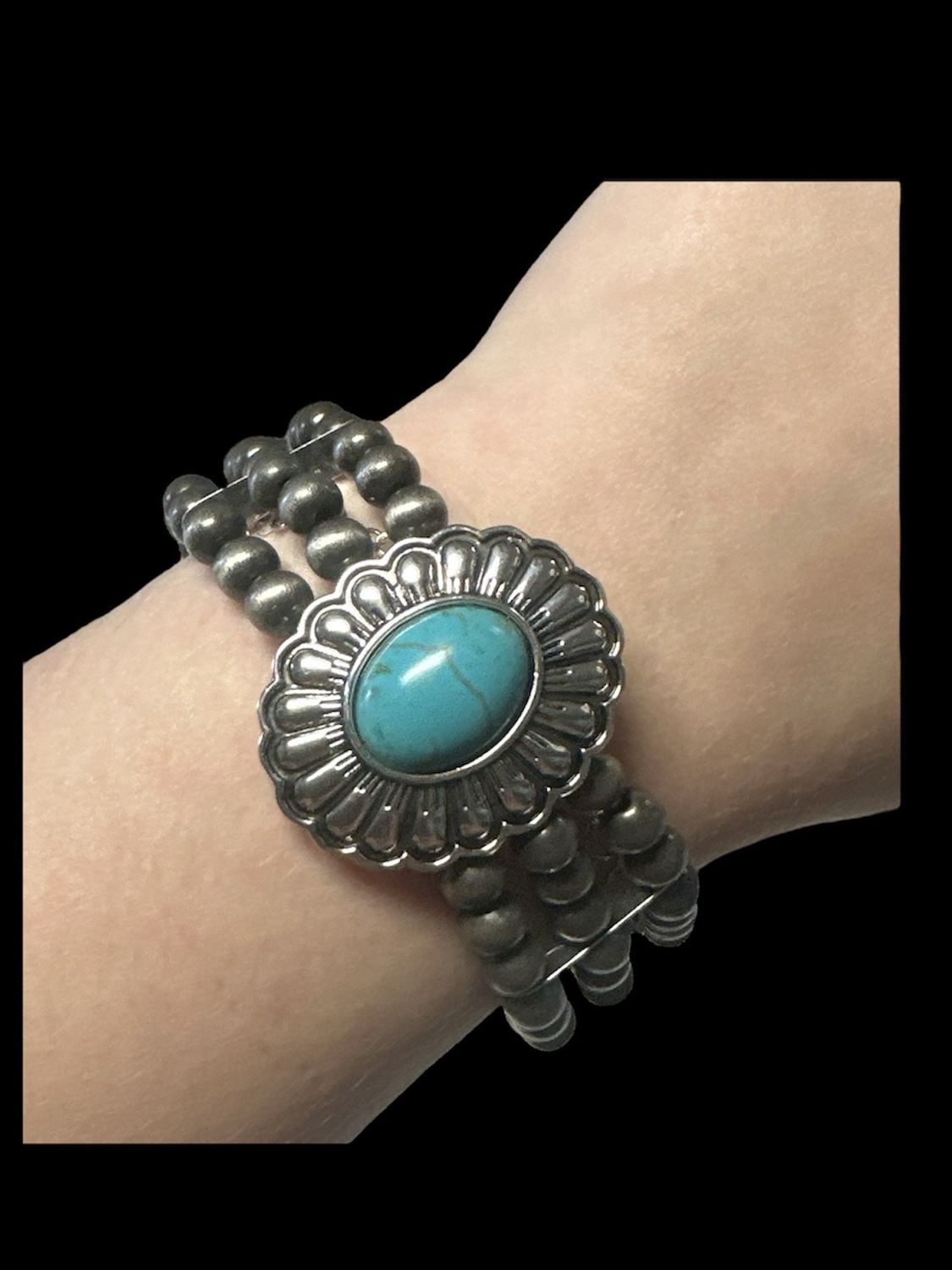 BR1431 Three Strand Strtetch Bracelet w/Center Turquoise Stone, Colour: Sil/Turq