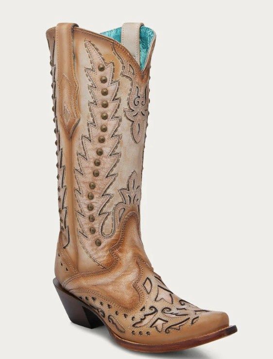 A4740 Sand Wing Tip Boot With Studs, Colour: Sand, Size: 7M