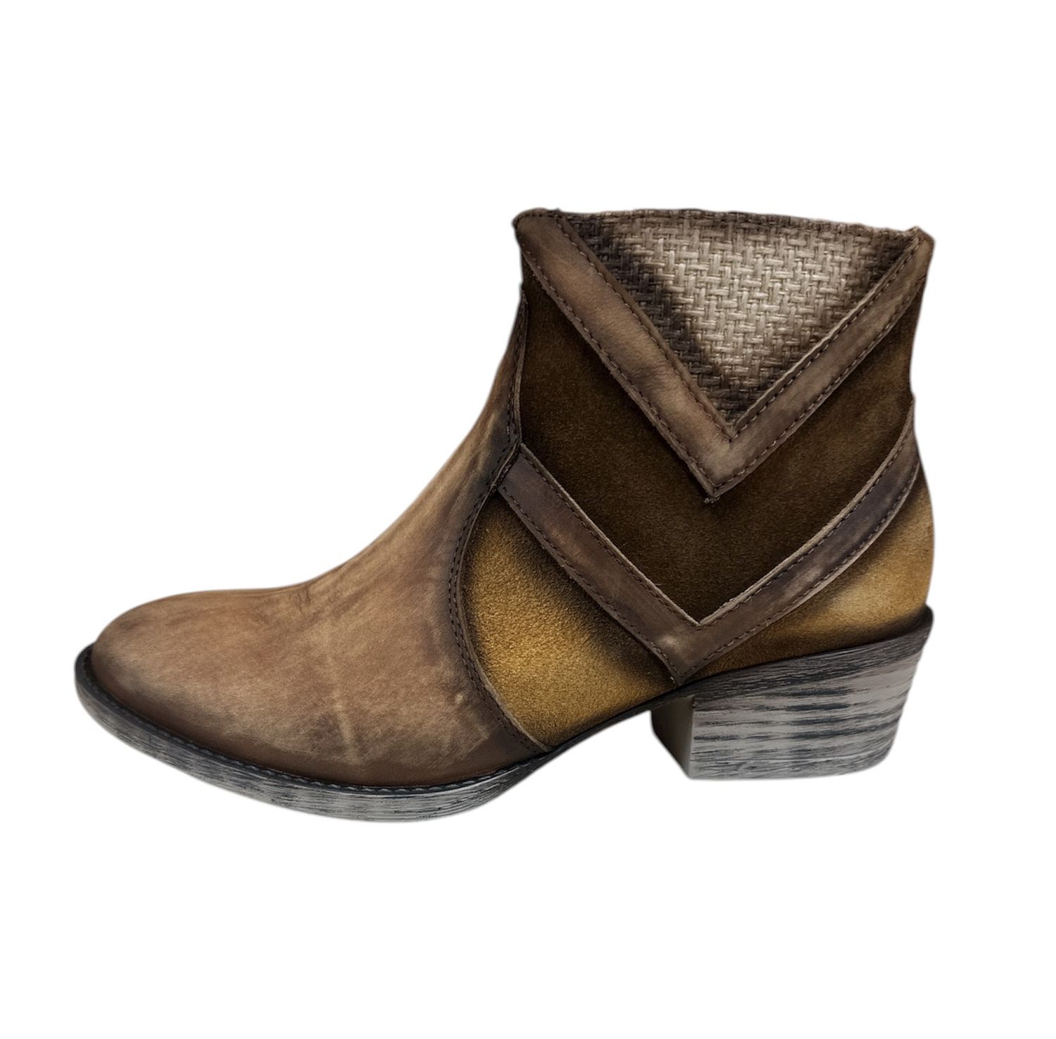 Q7055 Round Toe Bootie w/Chevron Pattern, Colour: Brown, Size: 6.5M