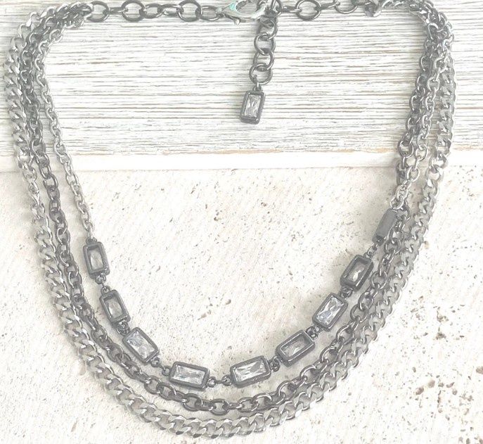 N25047 Triple Strand Necklace, Colour: Silvers
