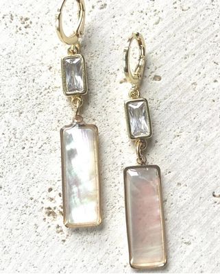 E23131 Crystal/Shell Earring