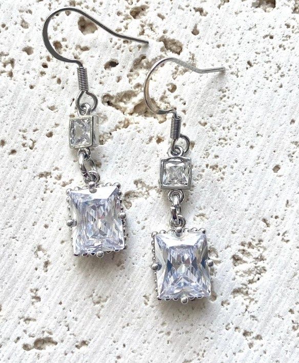 E23088 Square Crystal Earrings, Colour: Sil/Crystal