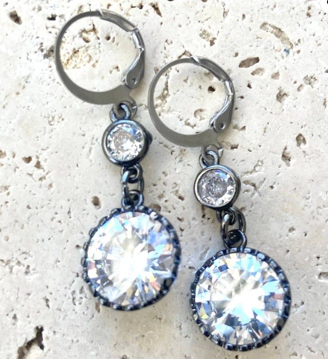 E24008 Crystal Dlx Earring, Colour: Gun Metal/Crystal