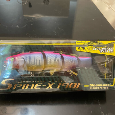 Megabass Spine-X 190F Pink Back Frozen Hasu