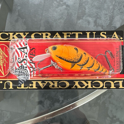 Lucky Craft KJ Flat 1.5 Floating 2-1/2&quot; 3/8oz Delta Craw