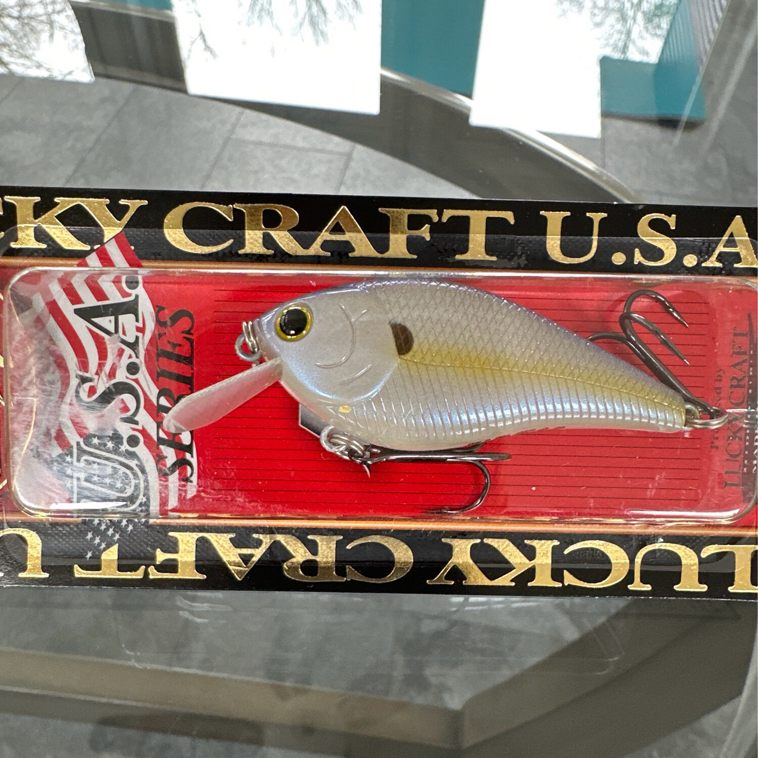 Lucky Craft KJ Flat 1.5 Floating 2-1/2&quot; 3/8oz Chartreuse Shad