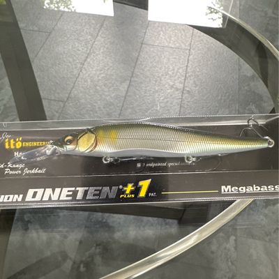 Megabass Vision Oneten+1 #16 Takumi Seochi Ayu 110.5mm | 1/2oz | 2.2m |Suspend