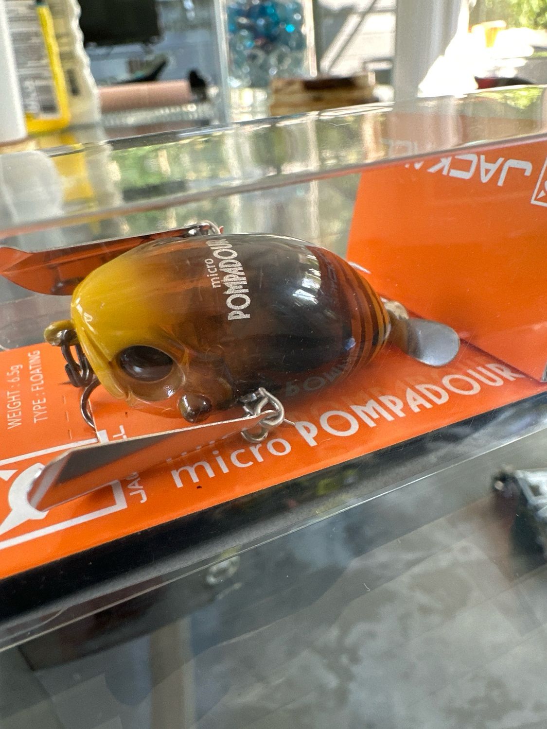 Jackall Micro Pompadour Topwater Noisy Bait Dokunashi Suzumebachi