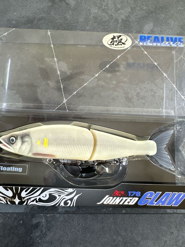 Gan Craft Jointed Claw 178, U-20 Amazing Bone JDM Glide. Stunning Color, Realive Finish. Actual Bait In Photos Above. 178mm (7”) 2oz. NIP