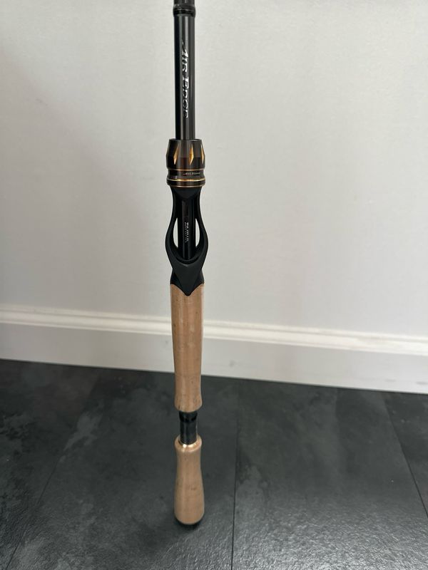 Daiwa Air Edge 6’10” 6101MLB-G  Fishing Casting Rod. Gorgeous JDm Rod, Lure Rating: 1/8 - 5/8oz Line Rating: 6-16lb. Brand New.