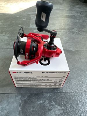 Abu Garcia Revo Rocket 30 Spinning Reel. Super Fast 7.6:1 Gear Ratio. 10 BB, 43IPT. Brand New In Box.