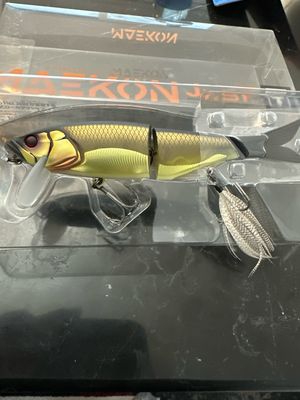 Jackall Maekon Jr Matt Gold Shiner 150mm 1oz. NIP