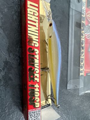 Lucky Craft Lightning Staysee 110sp Chartreuse Shad. 4-3/8” 1/2oz. 8’ Diver. Made In Japan. NIP
