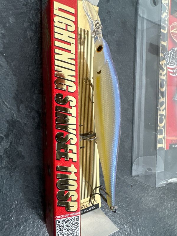 Lucky Craft Lightning Staysee 110sp Chartreuse Shad. 4-3/8” 1/2oz. 8’ Diver. Made In Japan. NIP