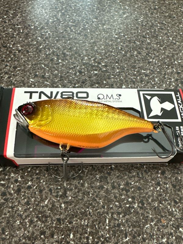 Jackall TN80 HL Black and Gold 80mm/29.4g/Sinking Lipless Crankbait