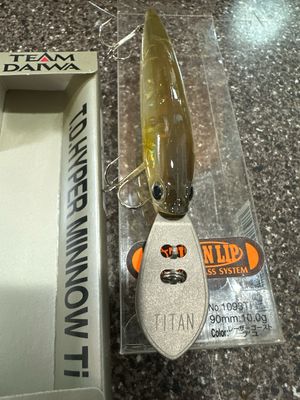 Daiwa Japan TD Hyper Minnow 1093Ti F. Laser Ghost Ayu, Super Aggressive Action. Dives Up To 3 Meters (10’). Titanium Lip! VERY Effective Bass, Walleye Bait. RARE &amp; Discontinued NIP