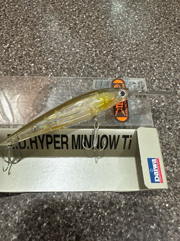 Daiwa Japan TD Hyper Minnow 1093Ti F. Laser Ghost Ayu, Super Aggressive Action. Dives Up To 3 Meters (10’). Titanium Lip! VERY Effective Bass, Walleye Bait. RARE &amp; Discontinued NIP