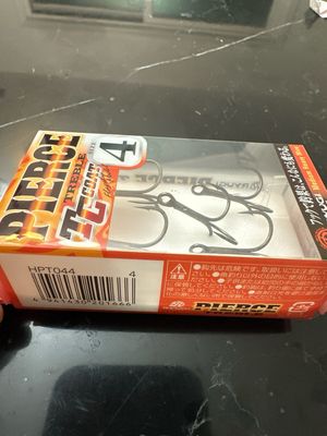 Ryugi Pierce Treble Hooks Size 4. 5 Hooks Per Pack, Medium Heavy Wire TC Coat. NIP