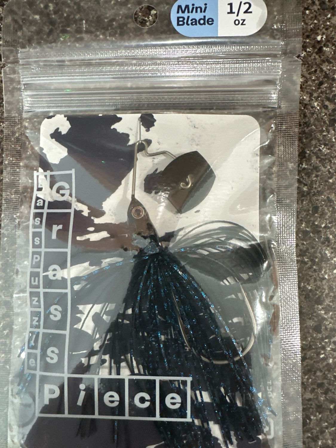 Bass Puzzle Grass Piece 1/2oz G04 Black &amp; Blue Mini Blade. NIP