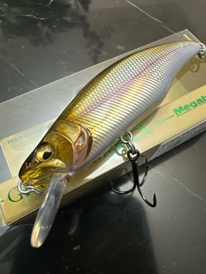 Megabass GH64 Humpback (FS) #14 LZ Highland Wakasagi II 64mm 8.3g Fast Sinking